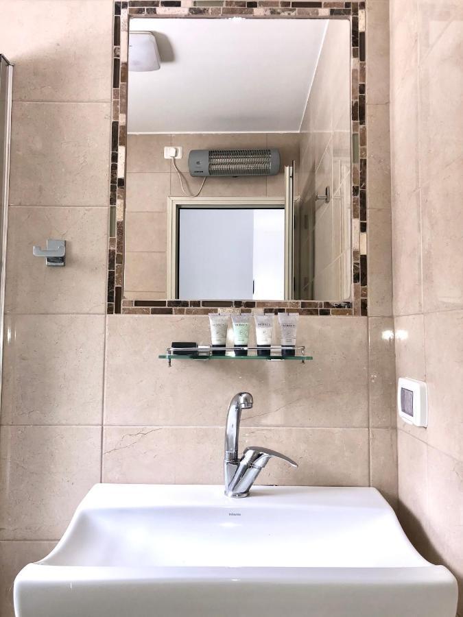 Bat Galim - Luxury Apartment By The Sea Haifa Bagian luar foto